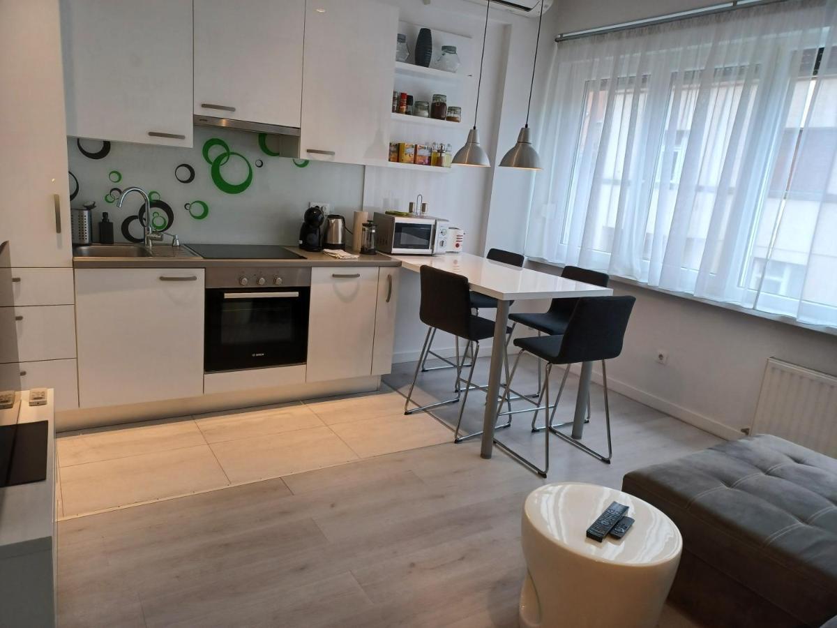 Apartment Daphne Загреб Экстерьер фото